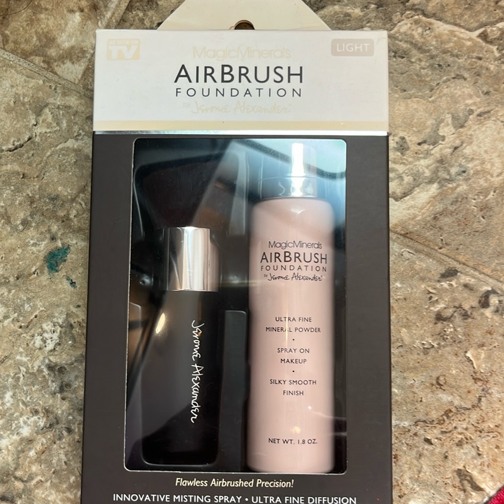 Magic minerals airbrush foundation